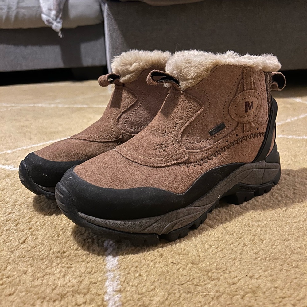 Merrell Sleet 6 Dark Earth Waterproof Boots with Faux Fur Lining (Women's 6)